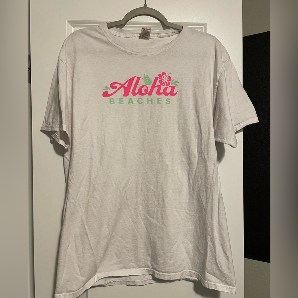 BEACH T SHIRT. NEVER WORN.